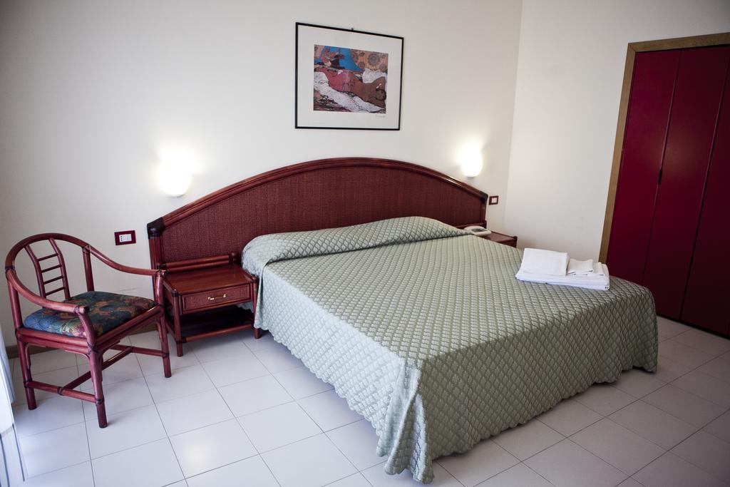 Hotel Club Helios Noto Exterior photo