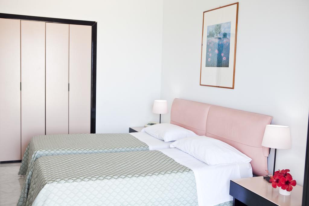 Hotel Club Helios Noto Exterior photo