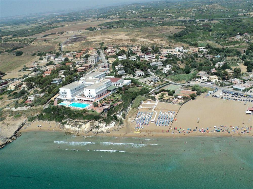 Hotel Club Helios Noto Exterior photo