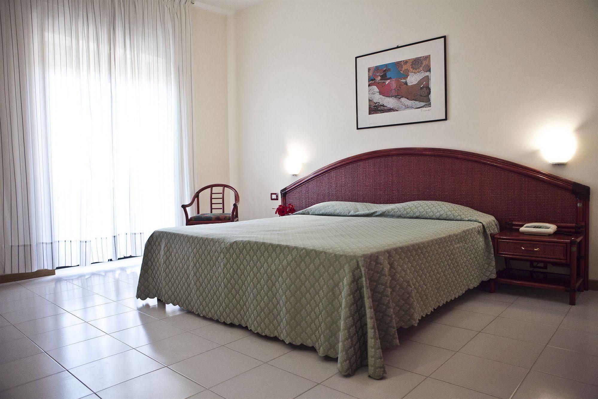 Hotel Club Helios Noto Exterior photo